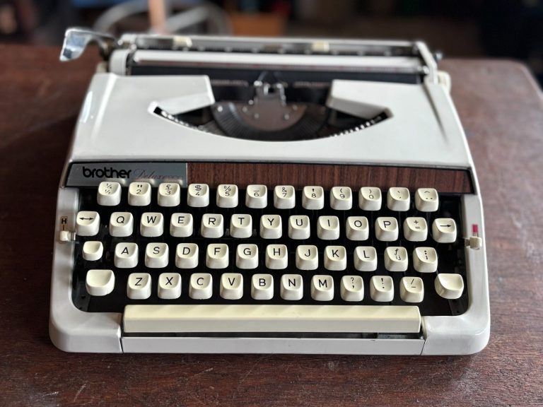 Brother Deluxe 900